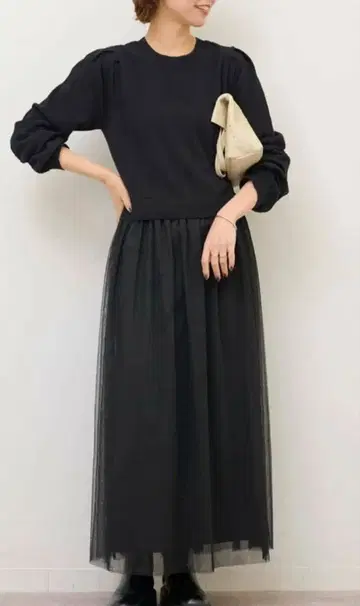 워셔블 튤 도킹 원피스. 블랙