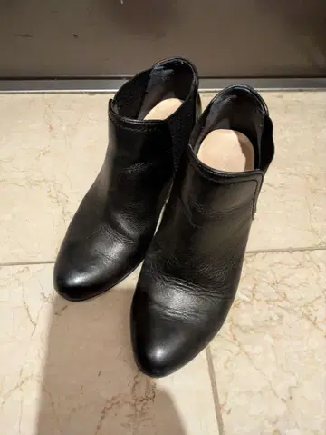 가죽 숏부츠 블랙 22.5cm