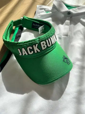 Jack Bunny 바이저와 데상트 슬리브리스 피케 셔츠 세트