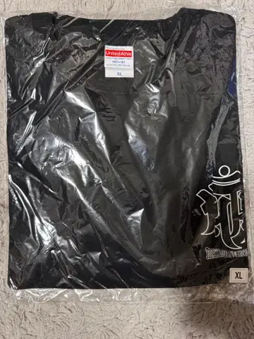 뚱뚱했던 시절 맥시멈 더 료군이 즐겨 입었던 스타일의 긴팔 티셔츠