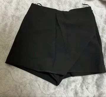 ZARA 블랙 크로스오버 미니 스커트