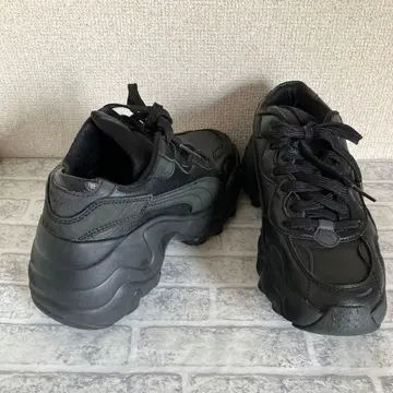 푸마 Puma 블랙 가죽 통굽 스니커즈 23.5cm