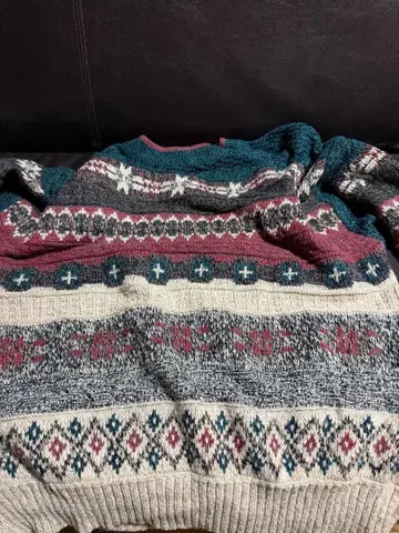 페어아일 패턴 멀티 컬러 니트 스웨터