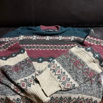 페어아일 패턴 멀티 컬러 니트 스웨터