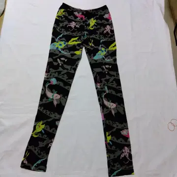 토쿠코의 물고기 패턴 레깅스