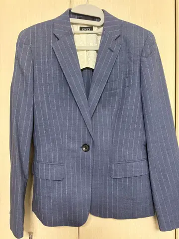 ONLY 네이비 스트라이프 비즈니스 자켓