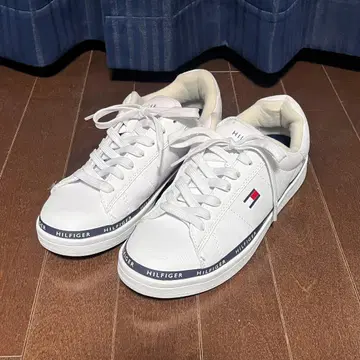 Tommy Hilfiger 화이트 스니커즈