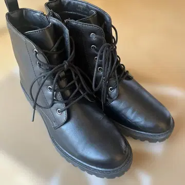 ZARA 레이스업 슈즈