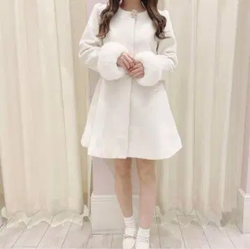 evelyn 비쥬 코트 화이트