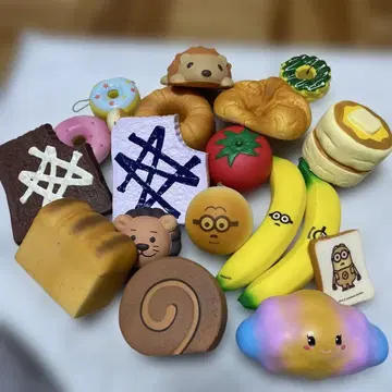 컬러풀한 디저트 모양 완구 세트 스퀴즈