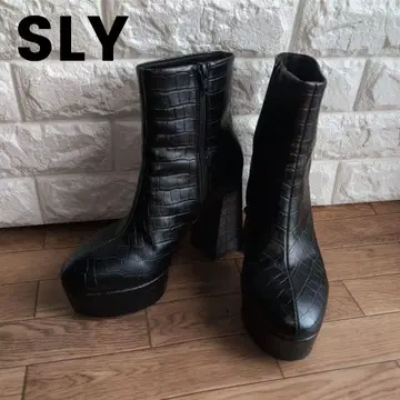 새상품급 SLY 스라이 숏부츠 사이드 지퍼 부츠 23.5cm