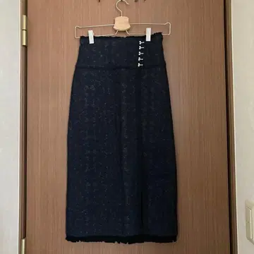 UNITED TOKYO 네이비 타이트 스커트