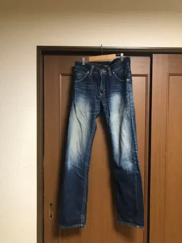 다크 블루 스트레이트 핏 데님