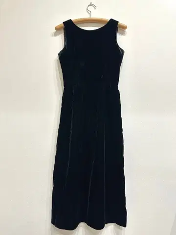 슬리브리스 벨로아 원피스 블랙