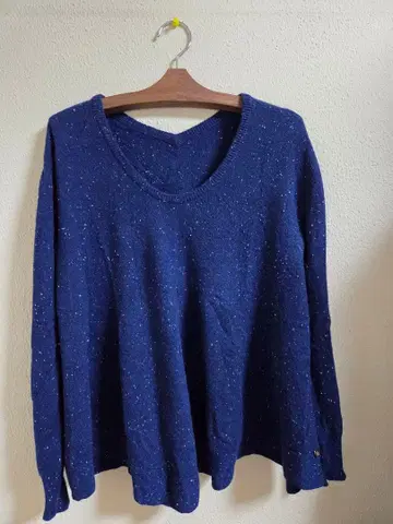 네이비 슬라브 니트 긴팔 스웨터