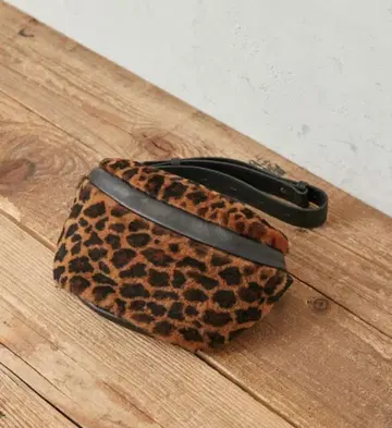 Giulio Guerra 줄리오 게라 바디백 레오파드 무늬