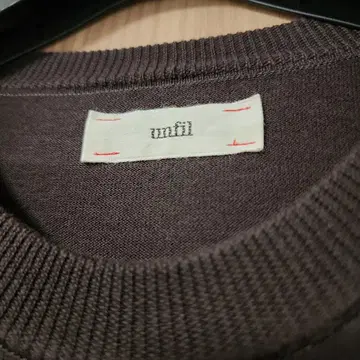 unfil 브라운 크루넥 스웨터