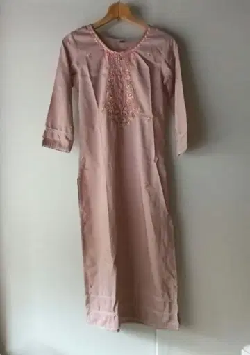 핑크 꽃무늬 자수 쿠르타 팬츠 세트