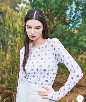 poppy 플라워 시스루 크루넥 상의