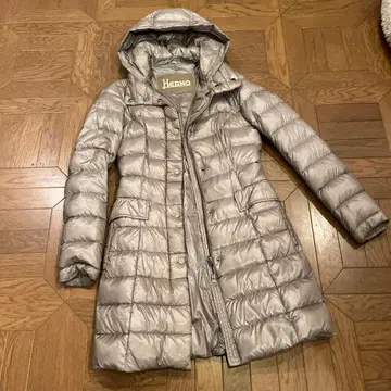 HERNO 실버 후드 부착 롱 다운 자켓