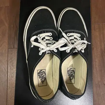 Vans 오센틱 블랙 화이트