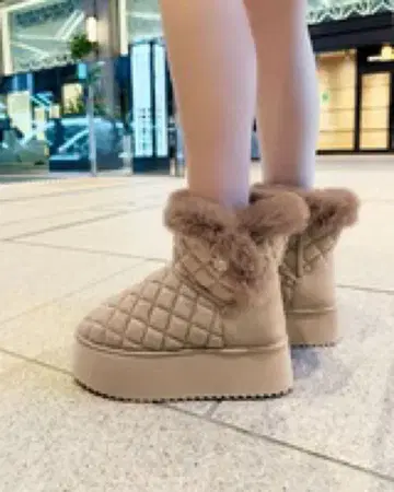 Rady 사이드 비쥬 통굽 무스탕 숏부츠