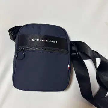 TOMMY HILFIGER 네이비 숄더백