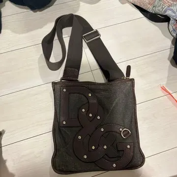 D&G 다크 브라운 숄더백