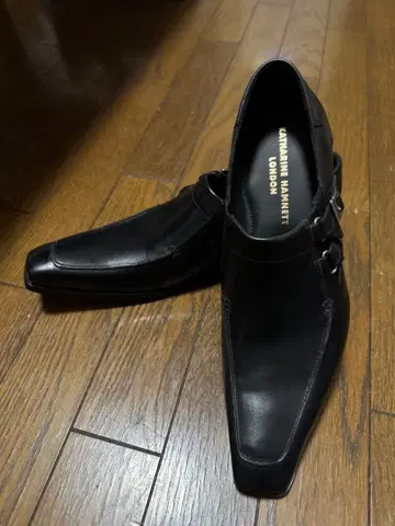 캐서린 햄넷 드레스 슈즈 슬립온