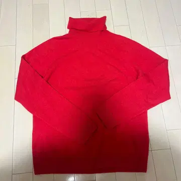 UNIQLO 레드 캐시미어 터틀넥 스웨터 M
