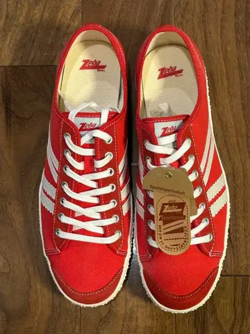 Zeha 레드 스니커즈