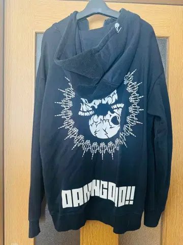 DAMNGOOD 스컬 디자인 블랙 후드티