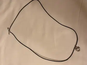 here's 가죽 목걸이