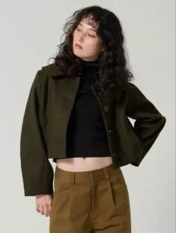 TINA:JOJUN 빅 칼라 숏코트 카키