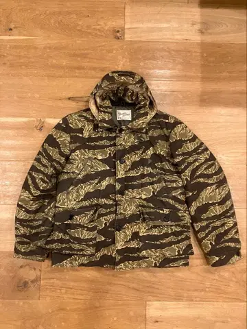 텐더 로인 타이거 카모 헌팅 다운 자켓