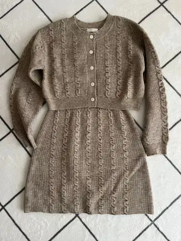 케이블 니트 가디건 x 원피스 세트