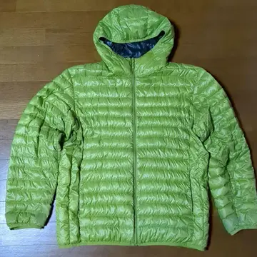 레어 유니클로 울트라 라이트 다운 후드티 XL 게코 그린
