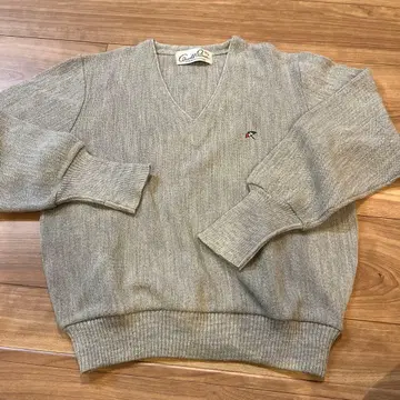 그레이 V넥 니트 스웨터