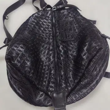 데시구알 블랙 가죽 럭색/백팩 미사용 새상품