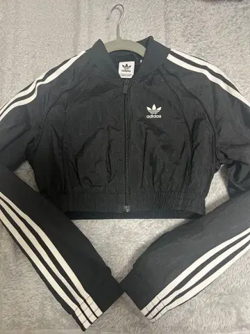 새상품급 adidas 숏 기장 저리