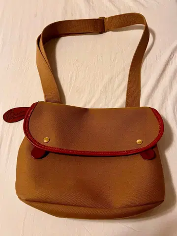 브래디 에이본 숄더백