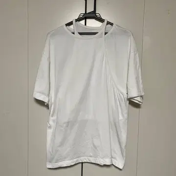 CLANE 비대칭 화이트 반팔 T셔츠