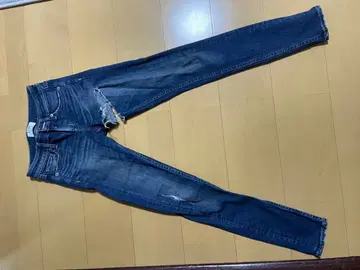 GYDA 스키니 데님 XS 사이즈 데미지 가공