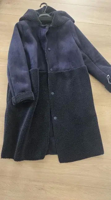 ADAM ET ROPE 네이비 무스탕 코트