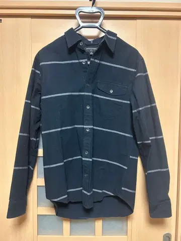 BANANA REPUBLIC 블랙 스트라이프 긴팔 셔츠 S