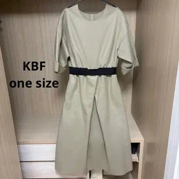 KBF 무릎 기장 원피스