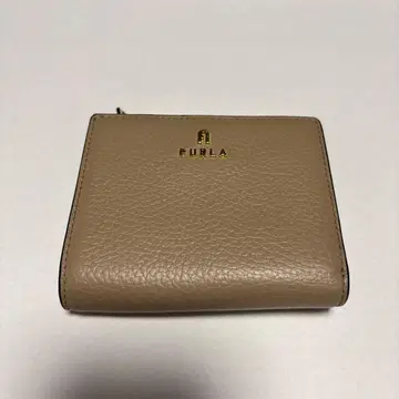 FURLA 베이지 접이식 지갑