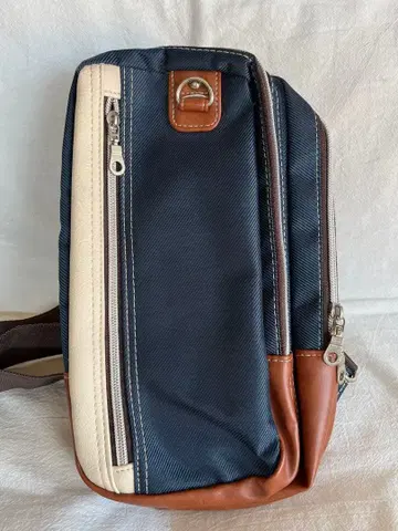 나일론 바디백 네이비 캐주얼