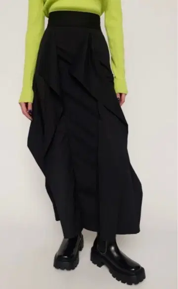 SLY 블랙 비대칭 헴 스커트 사이즈 2