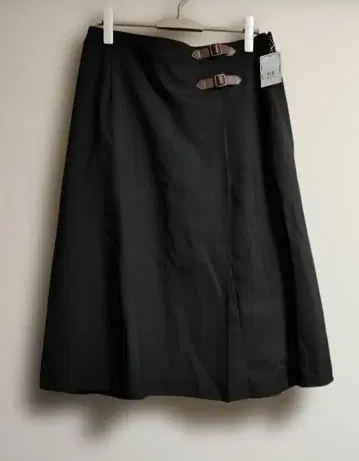 택 포함 미사용 블랙 플레어 스커트 두 개의 버클 포함 LL 종아리 기장